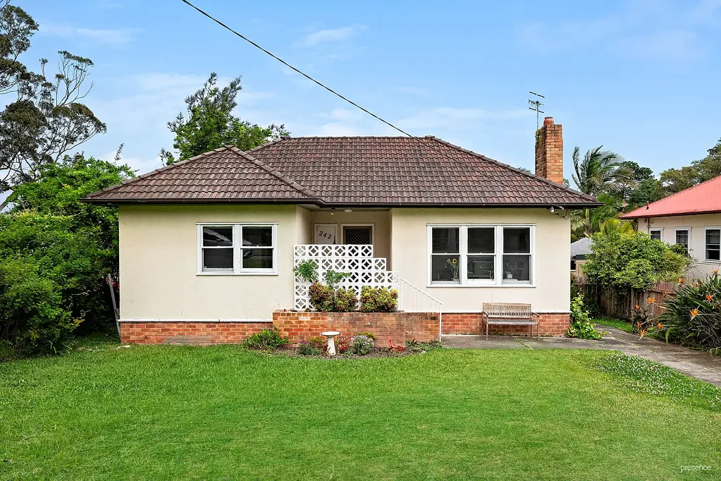 Waratah West 2कमरा Comfortable, Affordable Move-In Ready Cottage with Dual Occupancy Potential (STCA)