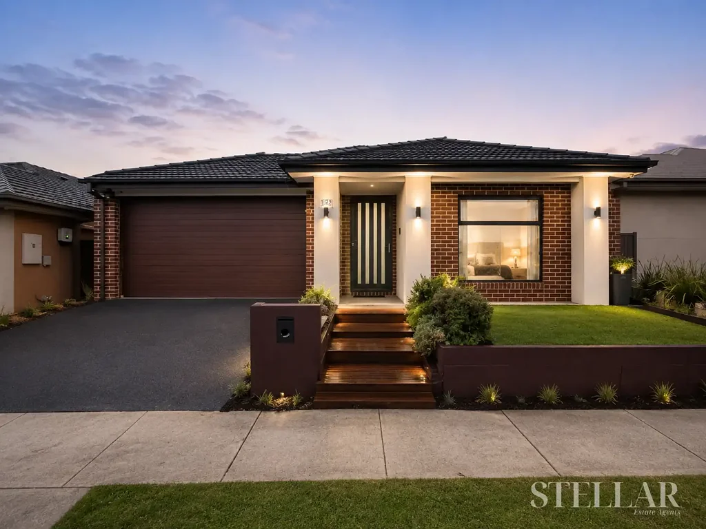 Spacious 4-Bedroom Family Home with Multiple Living Zones!!
