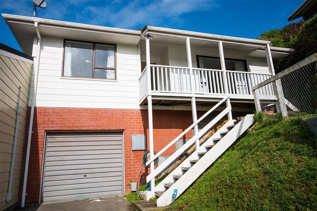 93a Broderick Road, Johnsonville, Wellington, 2 ห้องนอน, 1 ห้องน้ำ