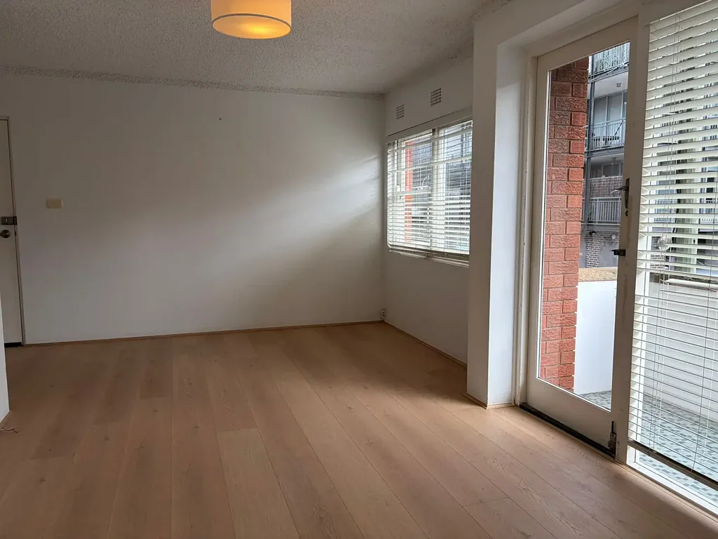 Bright Two Bedroom Apartment near Randwick Racecourse