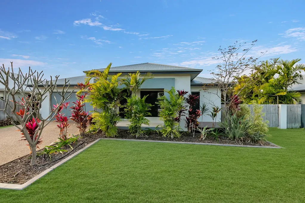 Luxurious Suburban Living!