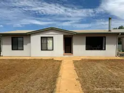 6 RAILWAY PDE N, Cobar