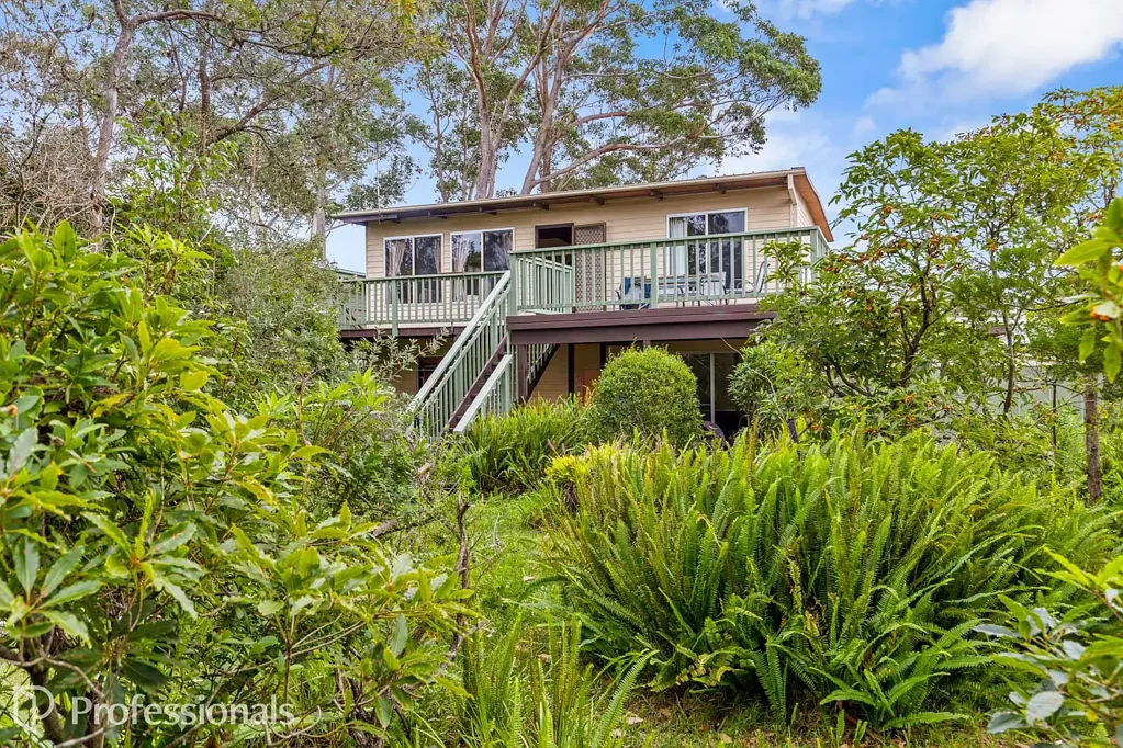 8 Parkinson Street, Narrawallee, NSW 2539