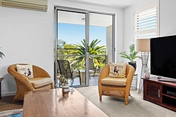 737/64-66 Sickle Avenue, Hope Island