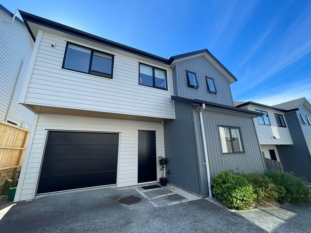 Spacious Family Home with Water Views