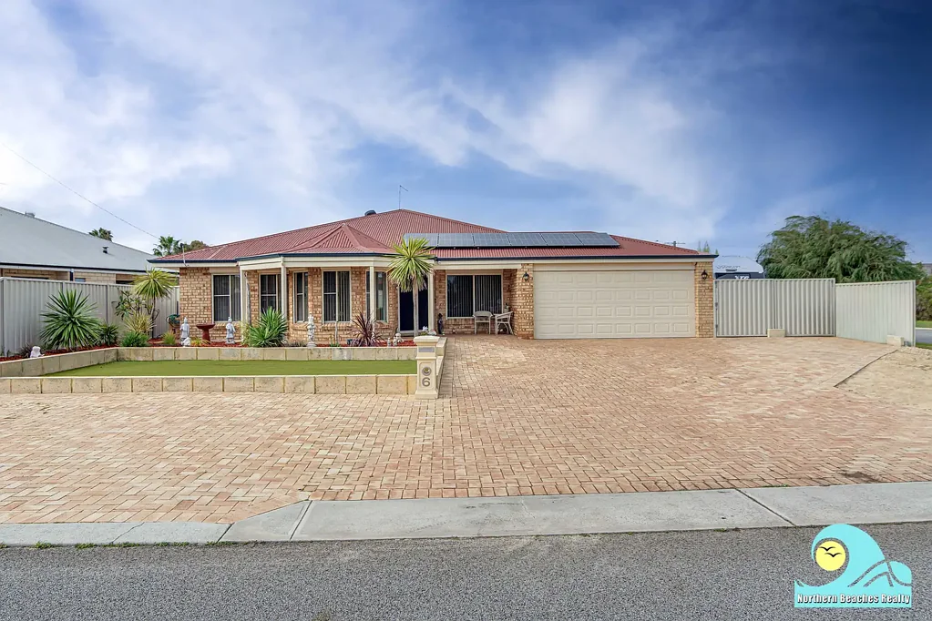Yanchep 4Kwarto DREAM SETUP FOR TRADIES, MECHANICS, HOBBYISTS & FAMILIES – 906M2 BLOCK, 2 DRIVEWAYS, 2 GARAGES, SECURE PARKING, POOL, SPACIOUS FAMILY HAVEN!