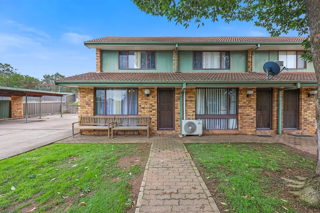 Muswellbrook 2कमरा Positive Geared Investment Opportunity or Ideal Starter Unit!