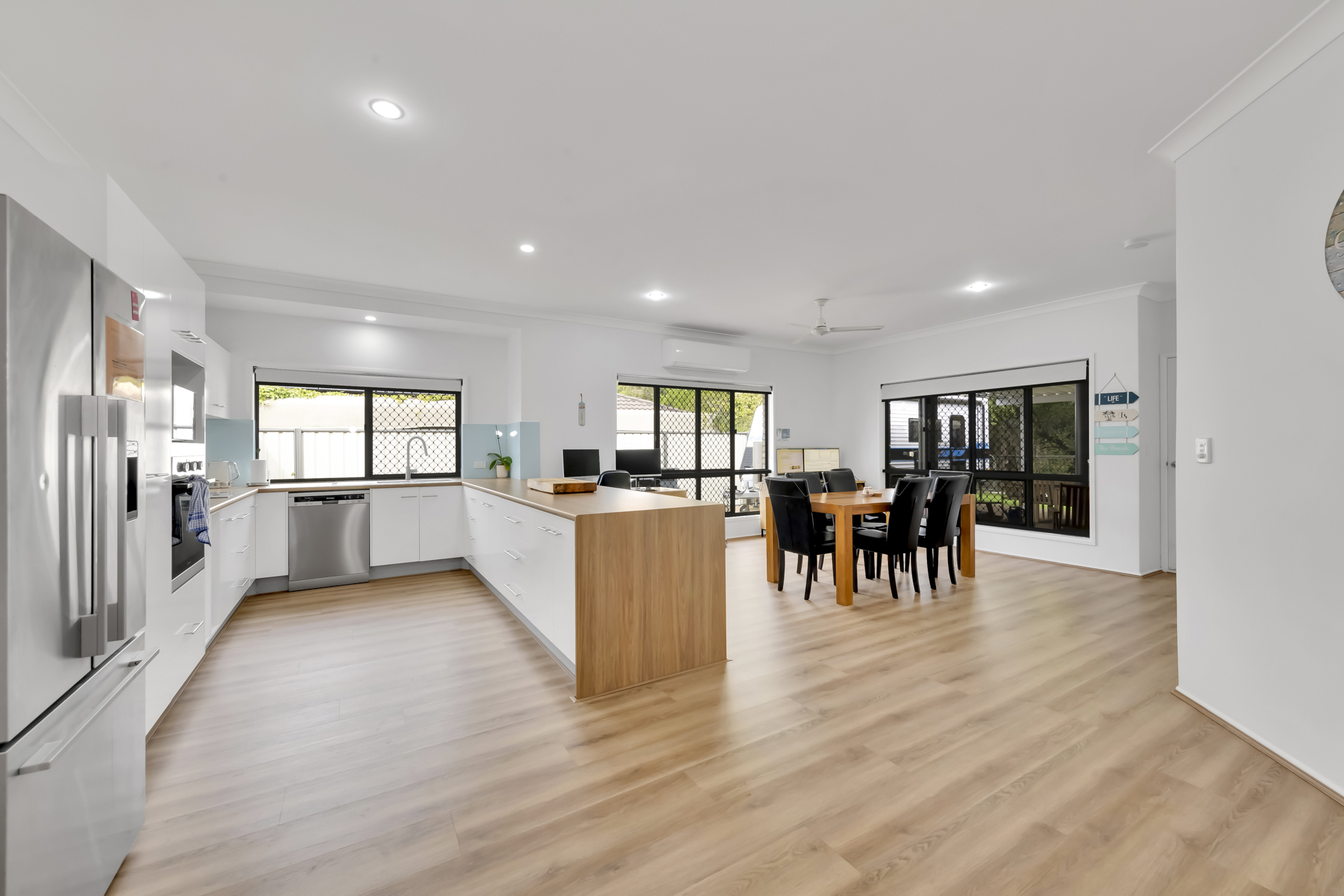 21 ALEXANDER DR, MOORE PARK BEACH QLD 4670, 0 રૂમ, 0 બાથરૂમ, House