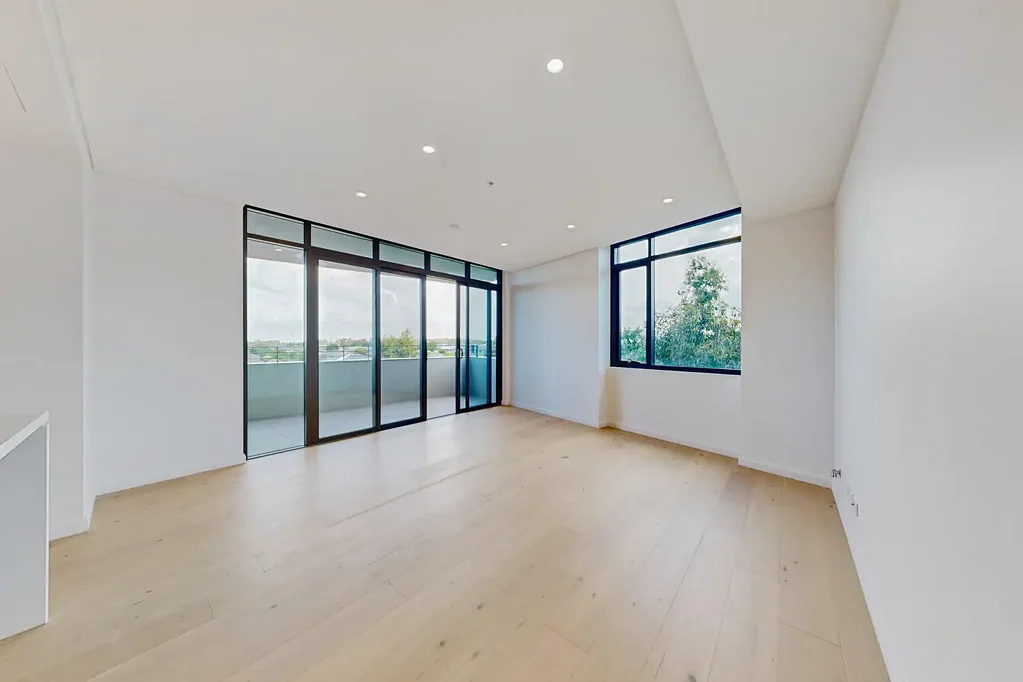 Stunning Two Bedroom Apartment With Car Space