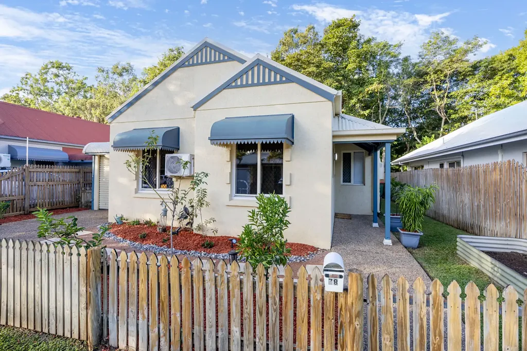 Douglas 4chambre Charming Cottage Living Backing Onto Nature