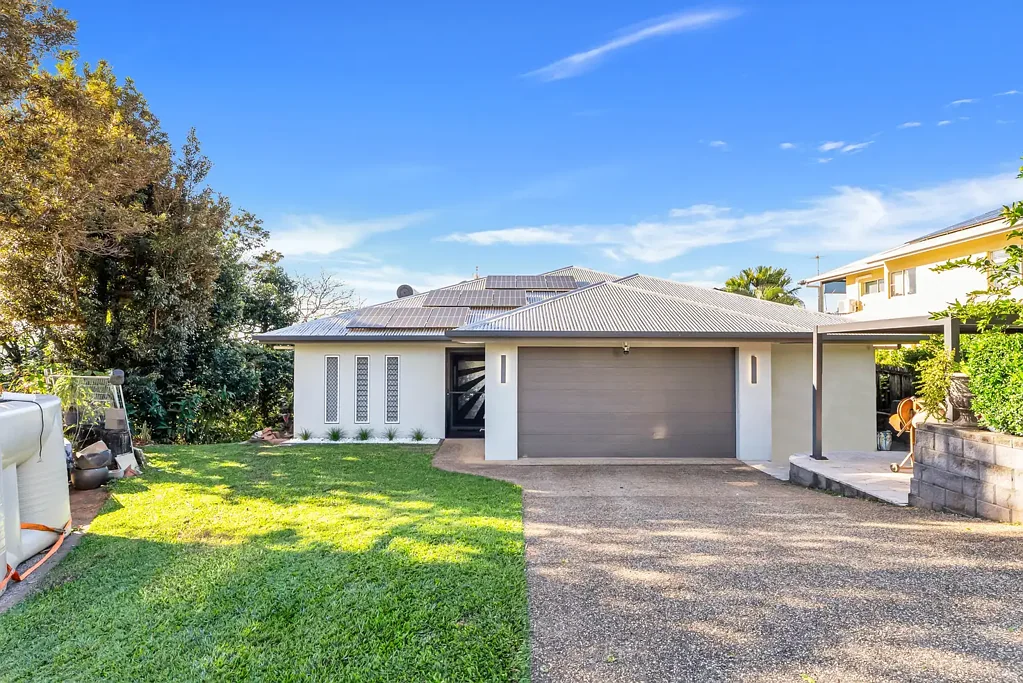 STYLISH-MODERN-EXECUTIVE HOME-PET FRIENDLY WITH GRANNY FLAT
