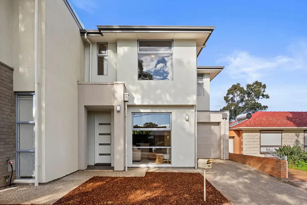 Campbelltown 3ห้องนอน Modern Townhouse Living in a Connected Campbelltown Pocket