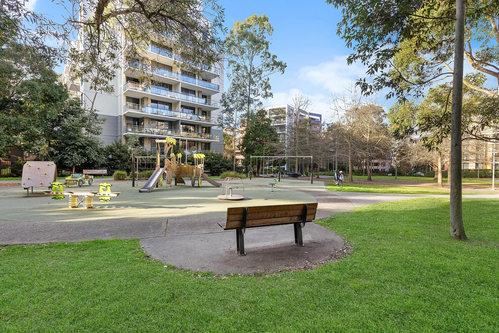 Waitara 2房 黄金地段，尽享时尚无忧生活 Stylish stress-free living in a prime lifestyle address