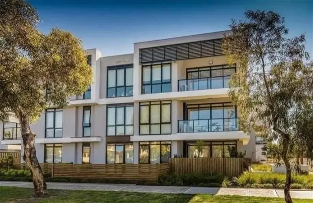 6 MONTH LEASE - Modern Luxury in the Heart of "The Pasco" 104D/23 Cumberland Road Pascoe Vale VIC 3044