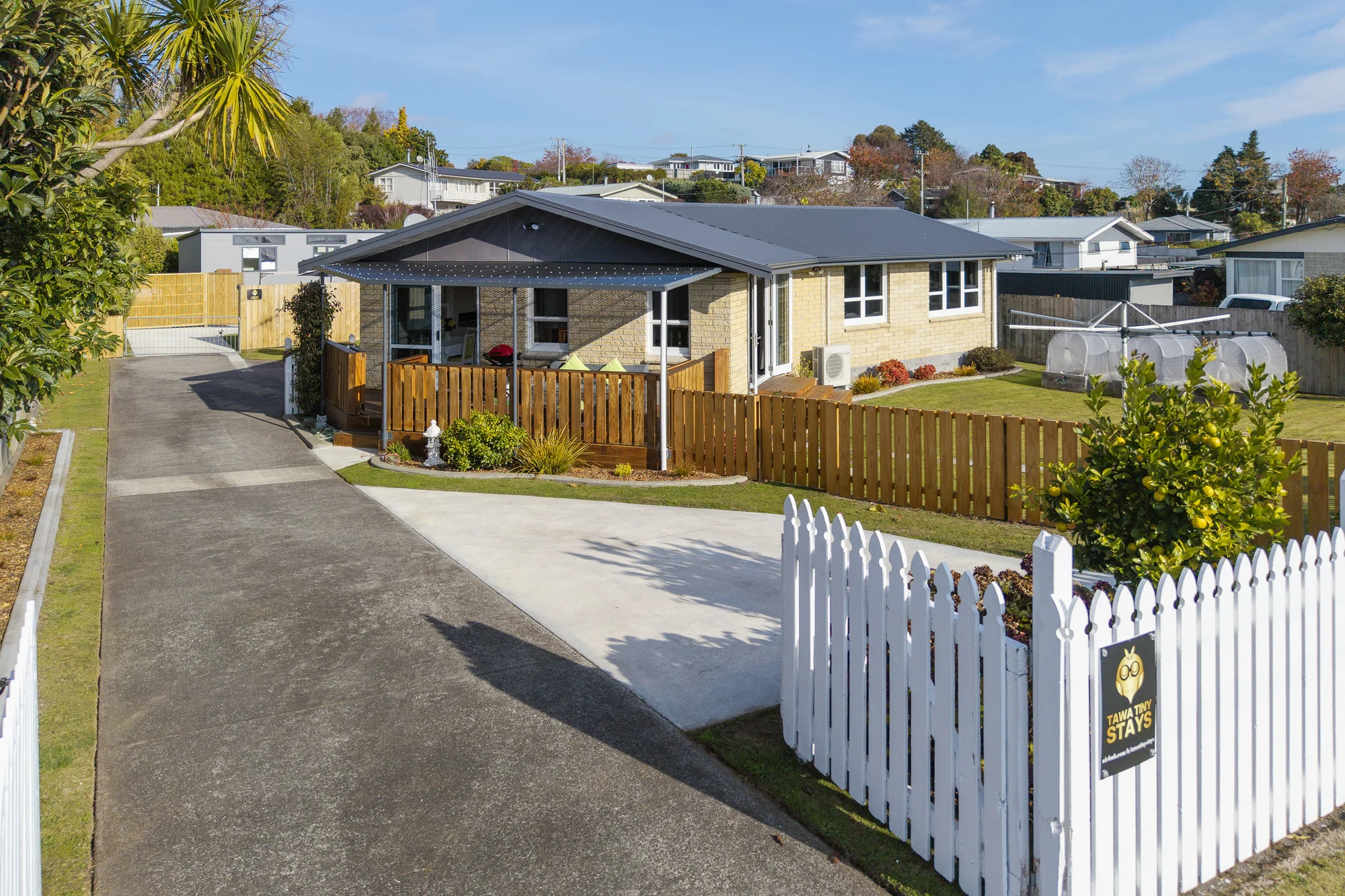 Hilltop 5房  Dual dwellings on a single title