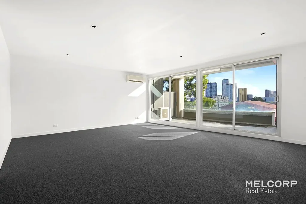 SUPERB LOCATION OPPOSITE SOUTH MELBOURNE MARKET - FURNISHED
