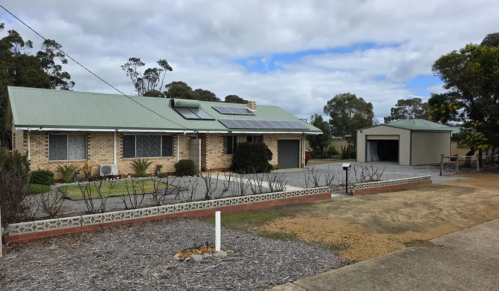 Kojonup 3 Bedroom Charming Family Home on Expansive Land