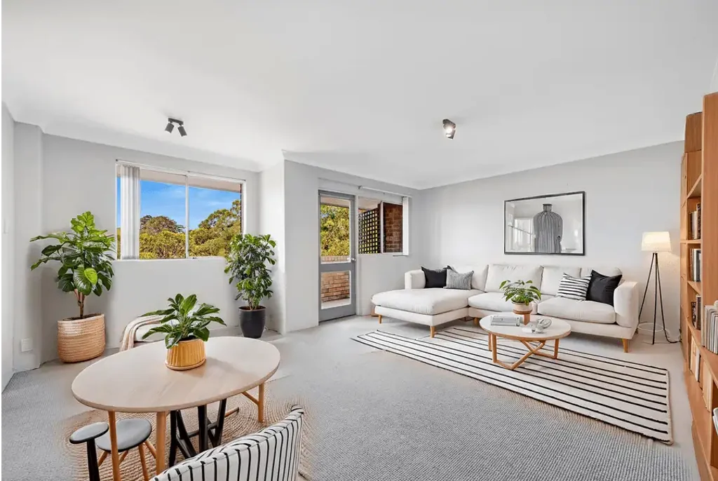 Top Floor Apartment with Spectacular National Park Views