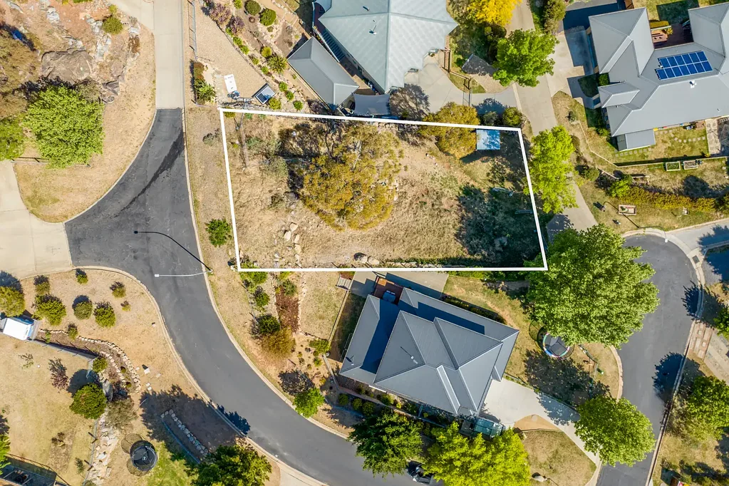 Jindabyne 802sm Residential Block with Dual Street Access