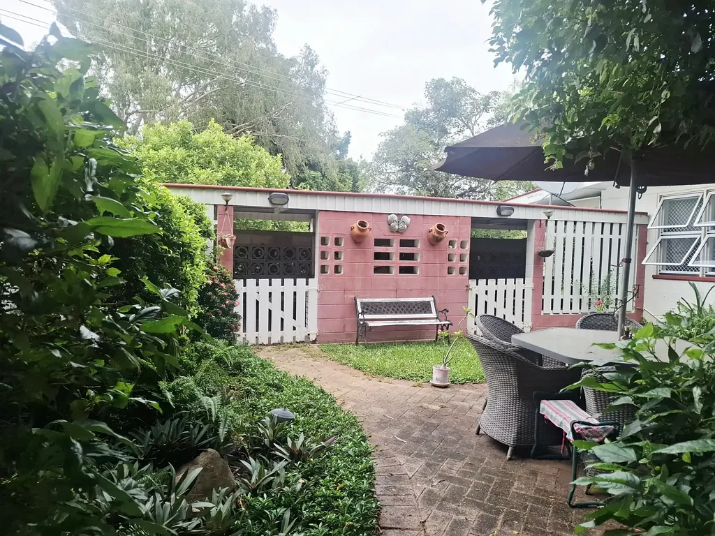 Mundingburra 3ห้องนอน CHARMING COMFORTABLE COTTAGE SIZED HOME WITH 3 BAY SHED & GARAGE