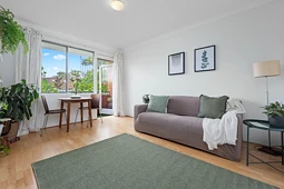 25/270a Bridge Road, Forest Lodge