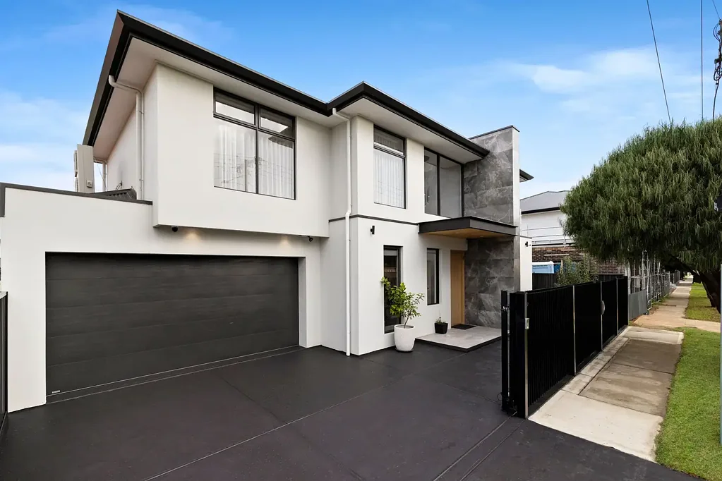 Fulham Gardens 4房  Stunning 2-Storey With Designer Looks & A High-Fashion Fit Out