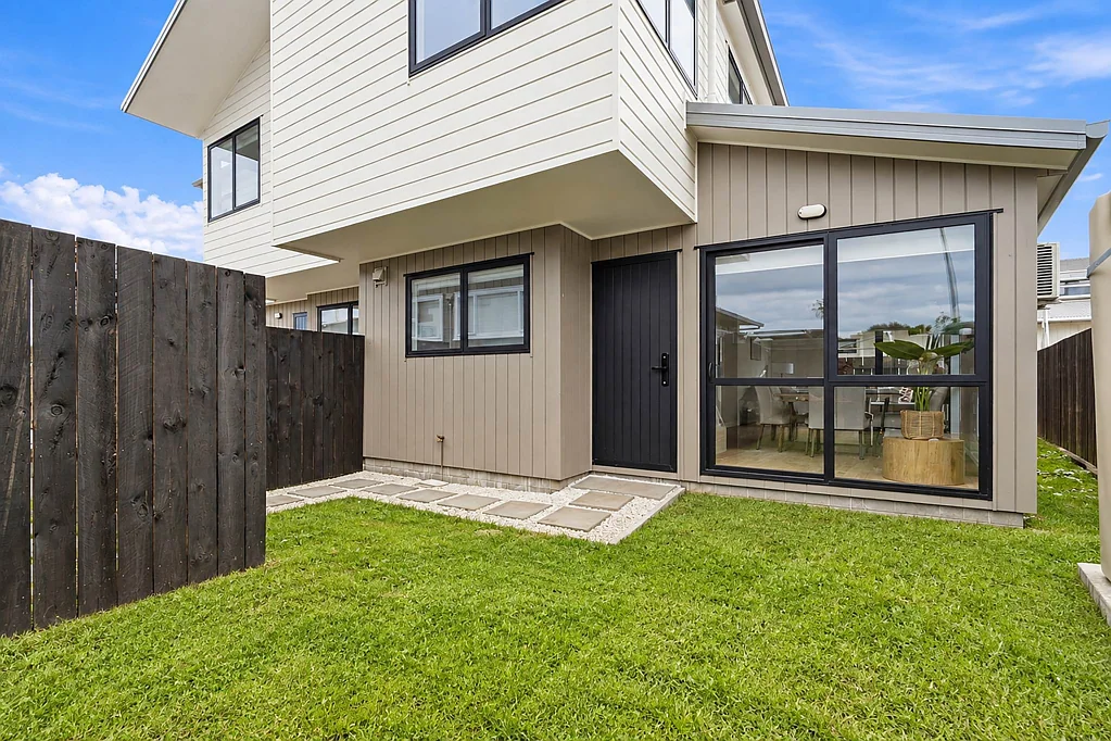 Manurewa 3침실 MODERN LIVING WITH PRIVATE OUTDOOR SPACE