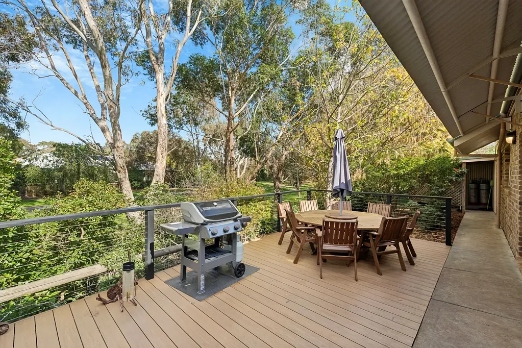 Littlehampton 3બેડરૂમ Spring Park Estate Gem: Low-Maintenance Courtyard Living