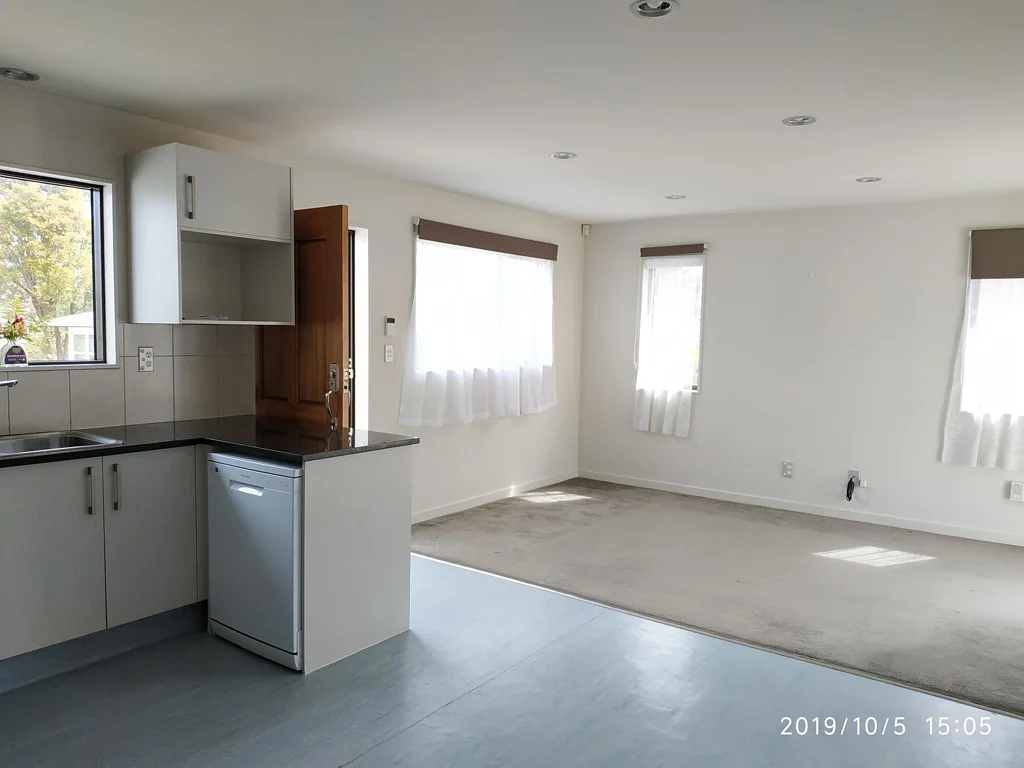 2 BEDROOMS IN Pakuranga Height