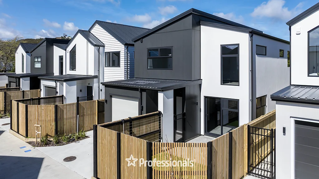 Silverstream 4房  BRAND NEW 4 BEDS AND CLOSE TO TRANSPORT