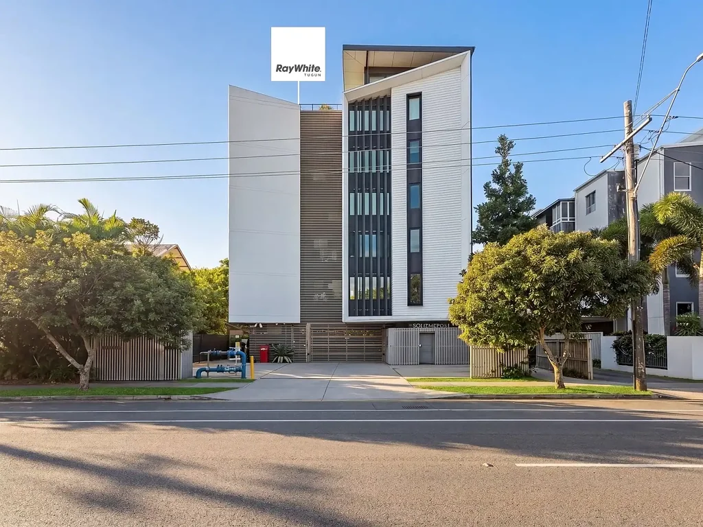 Bilinga 2房  Effortless Seaside Living with an Investor's Edge