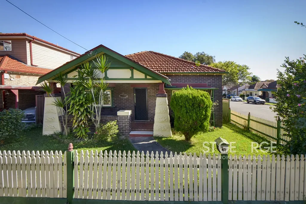 Carlton 3Zimmer Great Period Home in Central Location