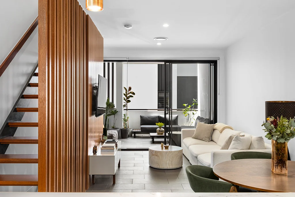 Luxurious Manhattan Townhouse – BSHS Catchment!