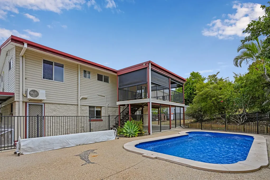 Boyne Island 4房  FAMILY FRIENDLY LOCATION…POOL + BIG BLOCK