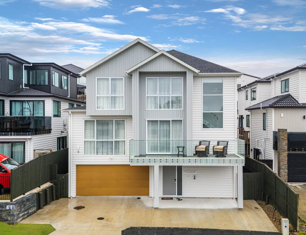 Flat Bush 7 Bedroom Rare Multi-Level Gem with 2 Granny Flat Options