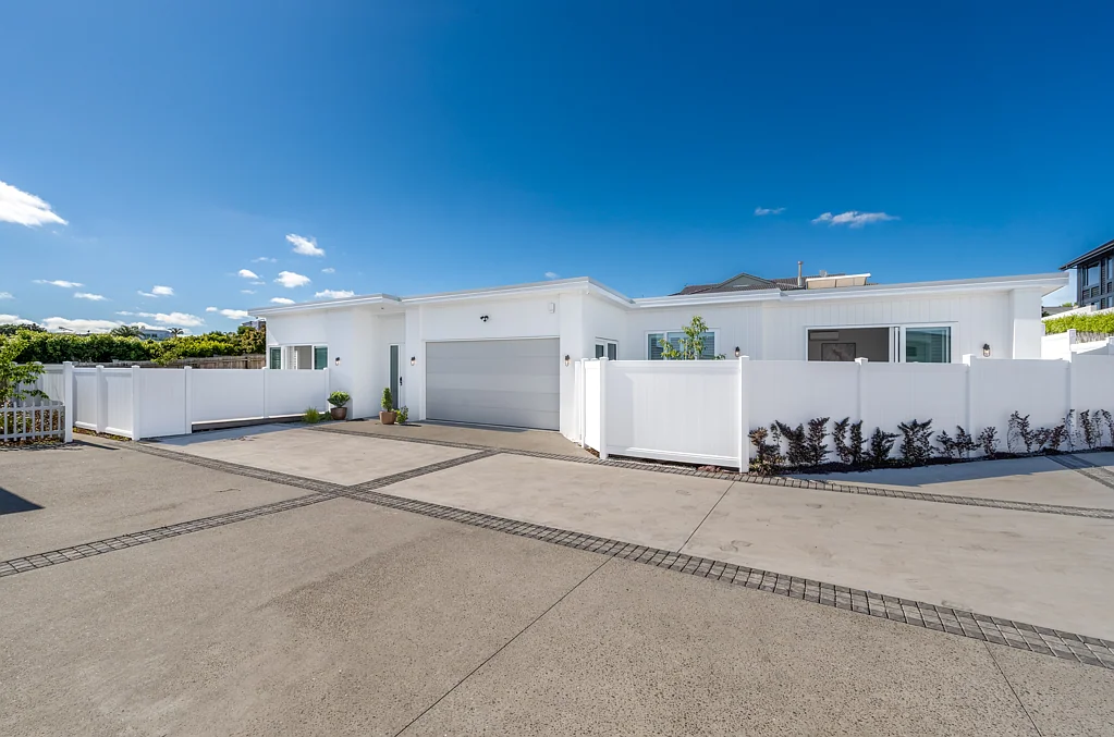 Farm Cove 4房 惊艳单层住宅！短驱至渡轮码头，步行至学校，配套设施完善，尽享轻松与舒适的生活！ Stunning single level Farm Cove gem