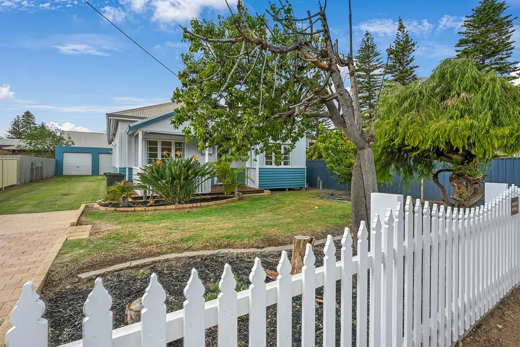 Beachlands 3 Bedroom Bungalow on Burges