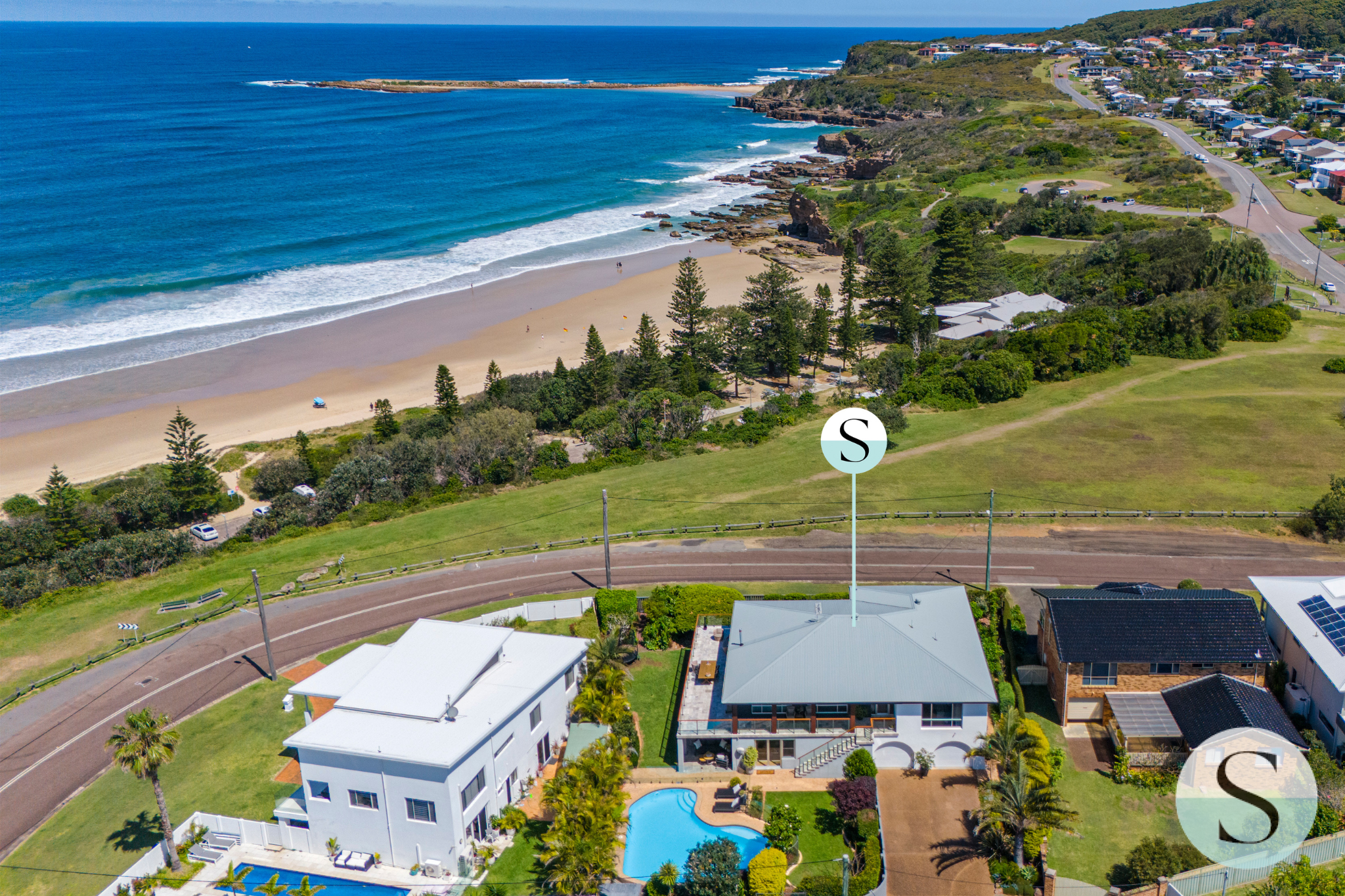 3 SOUTH CL, CAVES BEACH NSW 2281, 0 rūma, 0 rūma horoi, House