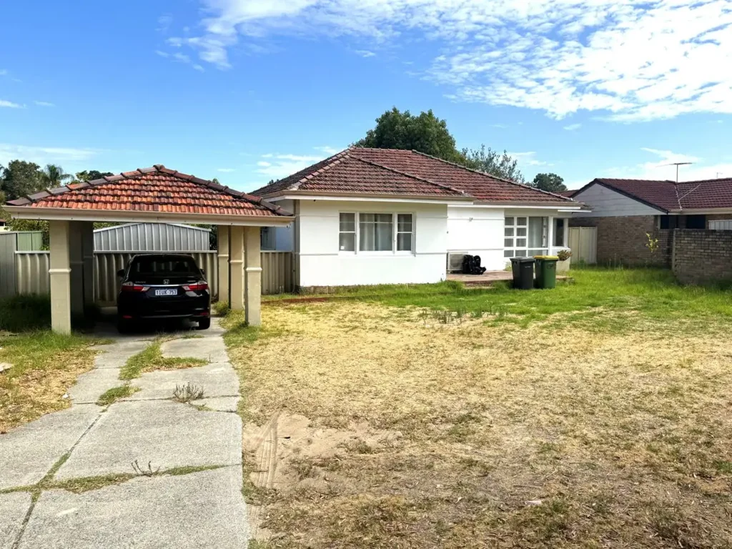 Maddington 3ห้องนอน Potential Build and Retain Opportunity - Securely Leased Property in Maddington