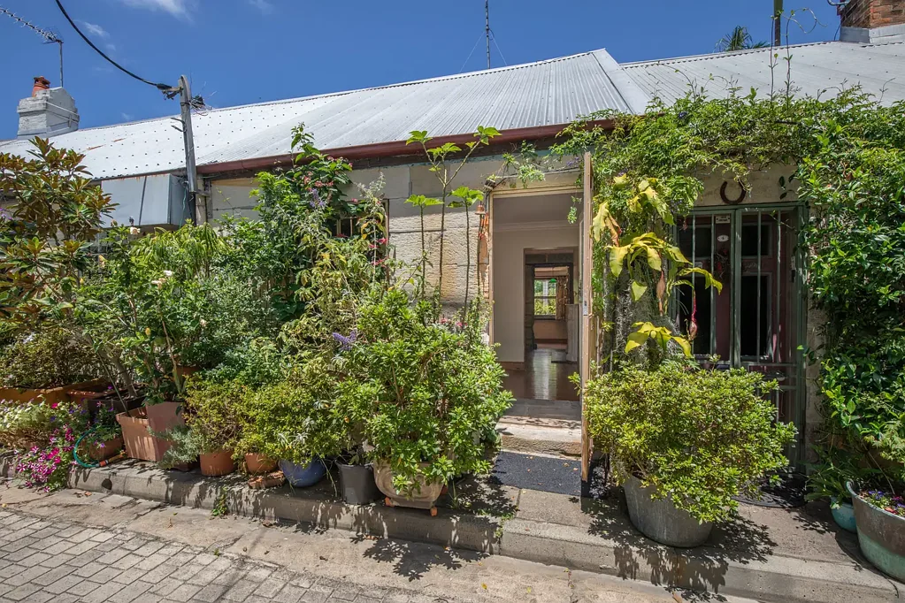 Charming One Bedroom Stone Cottage