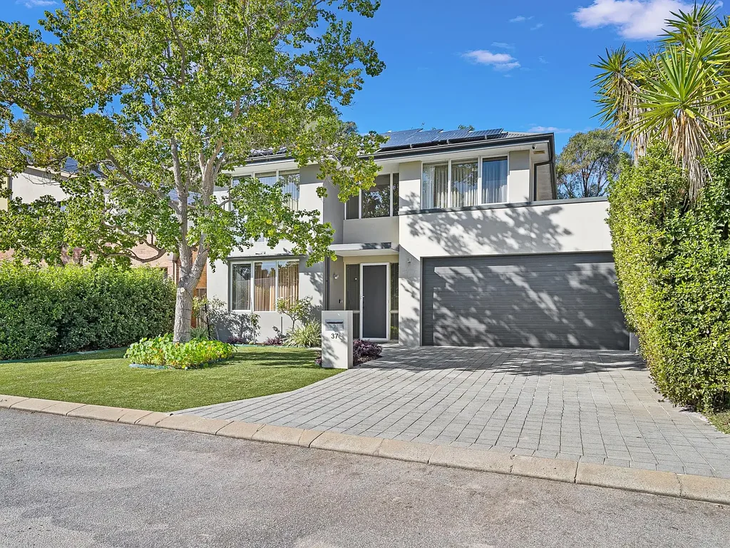 37 Malone Loop, Meadow Springs, WA 6210