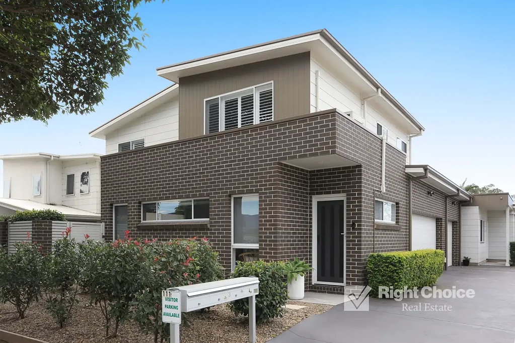Albion Park 3ห้องนอน Oversized Townhouse Offering House-Like Living