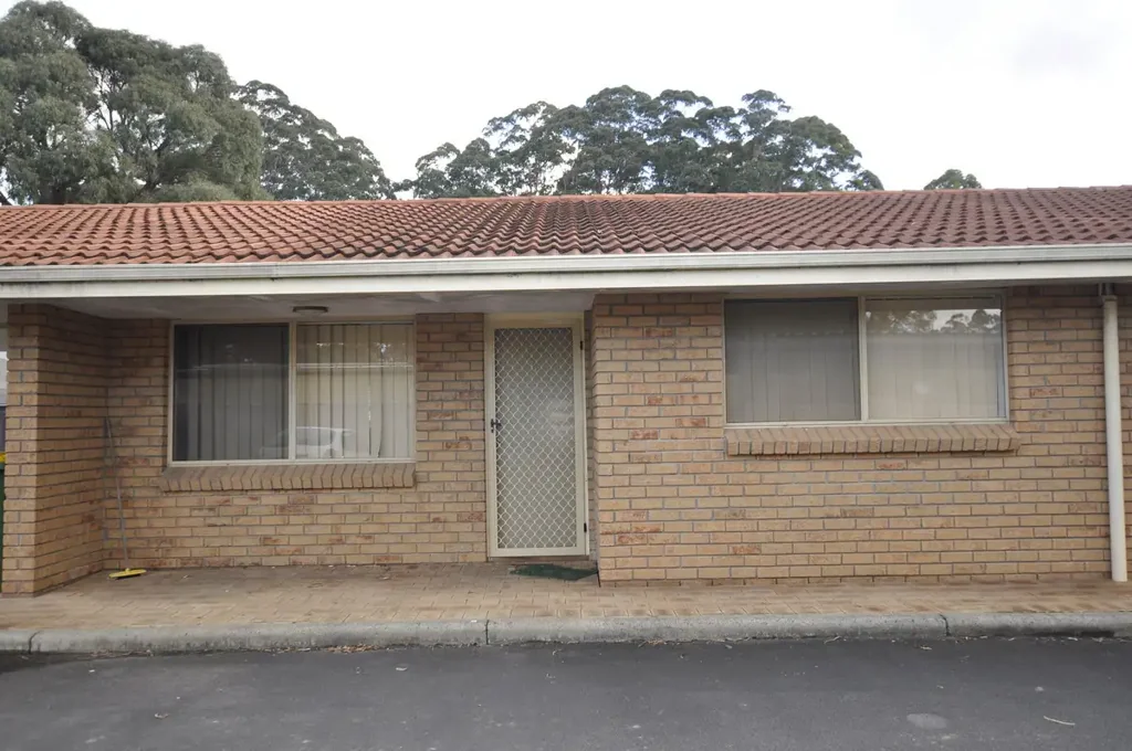 Gorgeous Unit in a Quiet and Tidy Area of Town!