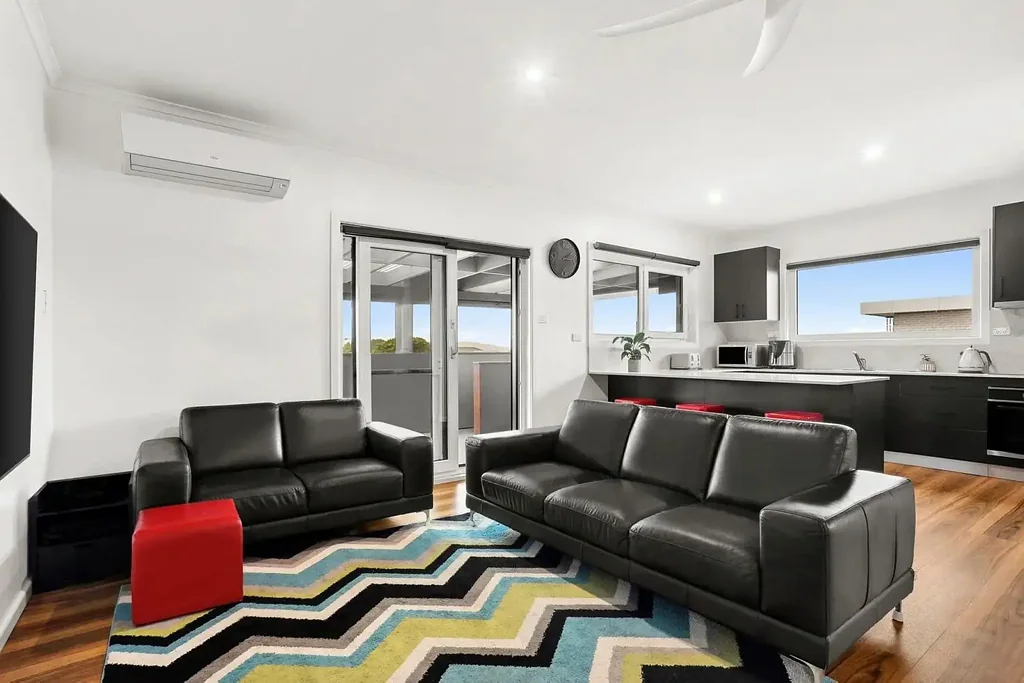Modern Three Bedroom Entertainer! Water and Internet Included!