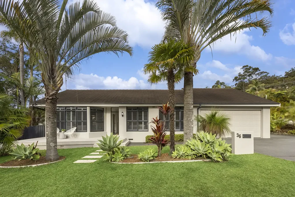 Killarney Heights 5chambre RESORT STYLE FAMILY HOME WITH FOUR CAR GARAGE