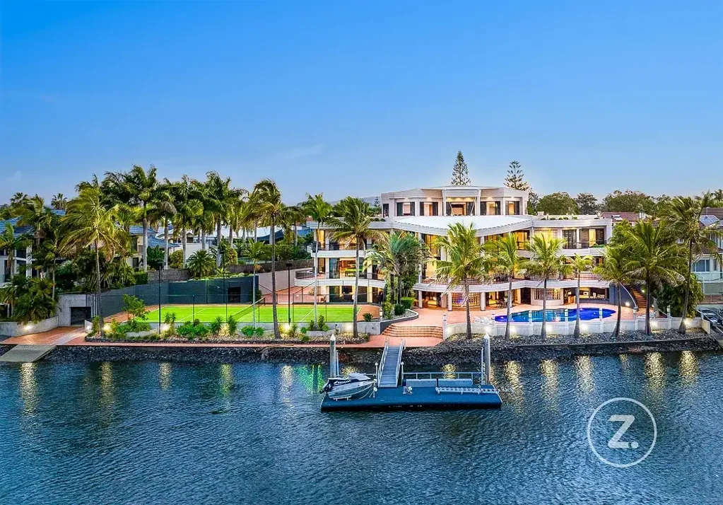 Bundall 7 Bedroom Main River Estate: A Once-in-a-Lifetime Opportunity to Own a Masterpiece of Luxury and Waterfront Living