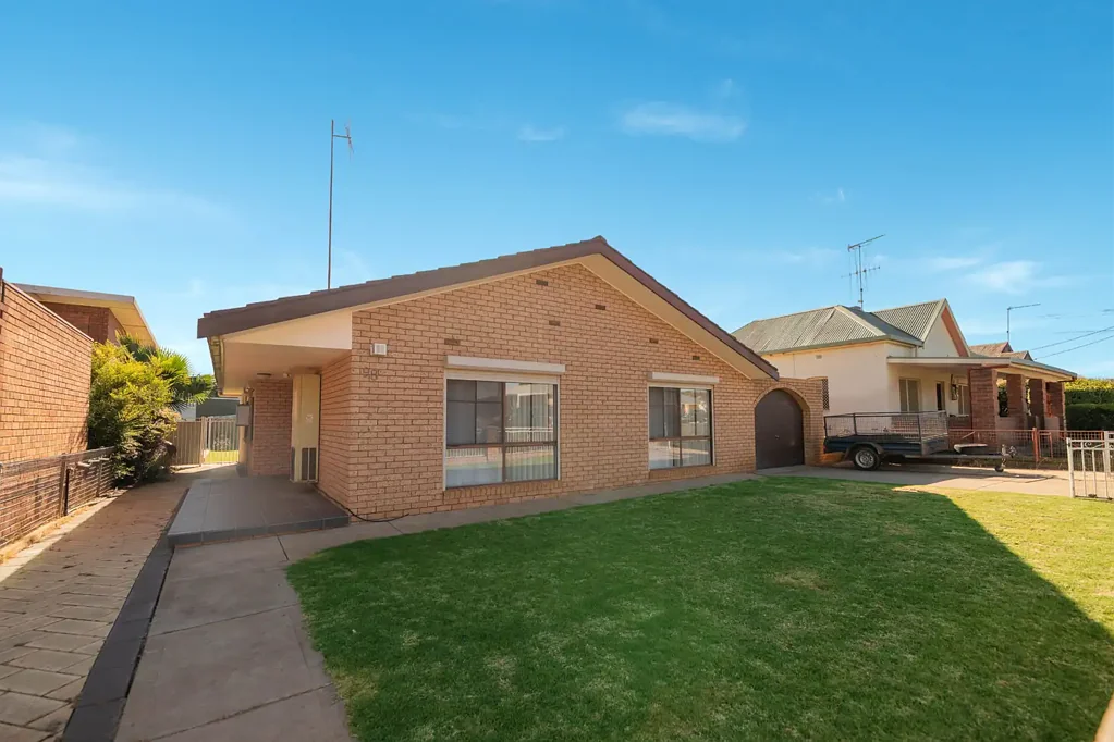 98 Currajong Street, Parkes, NSW 2870