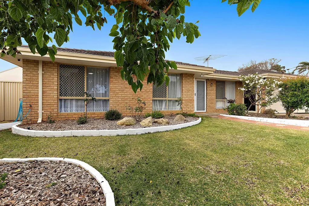 Updated family home with games room, workshop