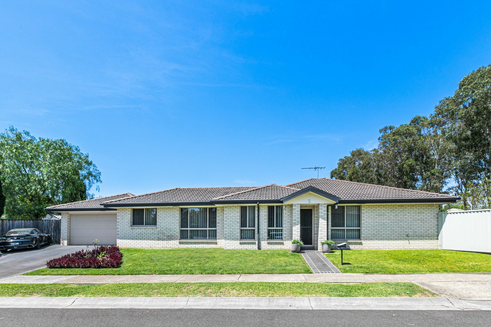 2 COACHWOOD DR, CLAREMONT MEADOWS NSW 2747, 0部屋, 0バスルーム, House