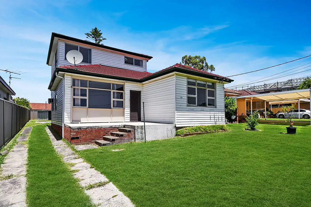 Spacious & Unique Double Storey Home in Chester Hill
